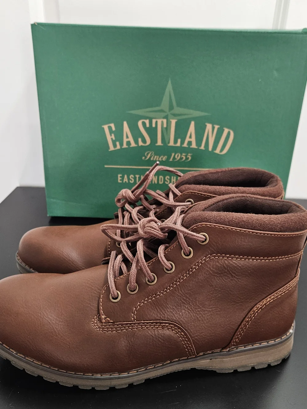 NIB Men's Eastland Finn Chukka Boots in Tan Synthetic Upper Size 9D